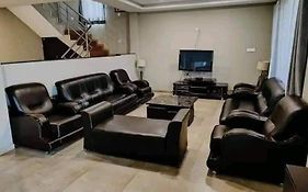 Jalbaug Villa